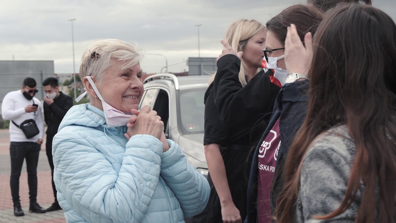 Vezu babi & dědu do autokina