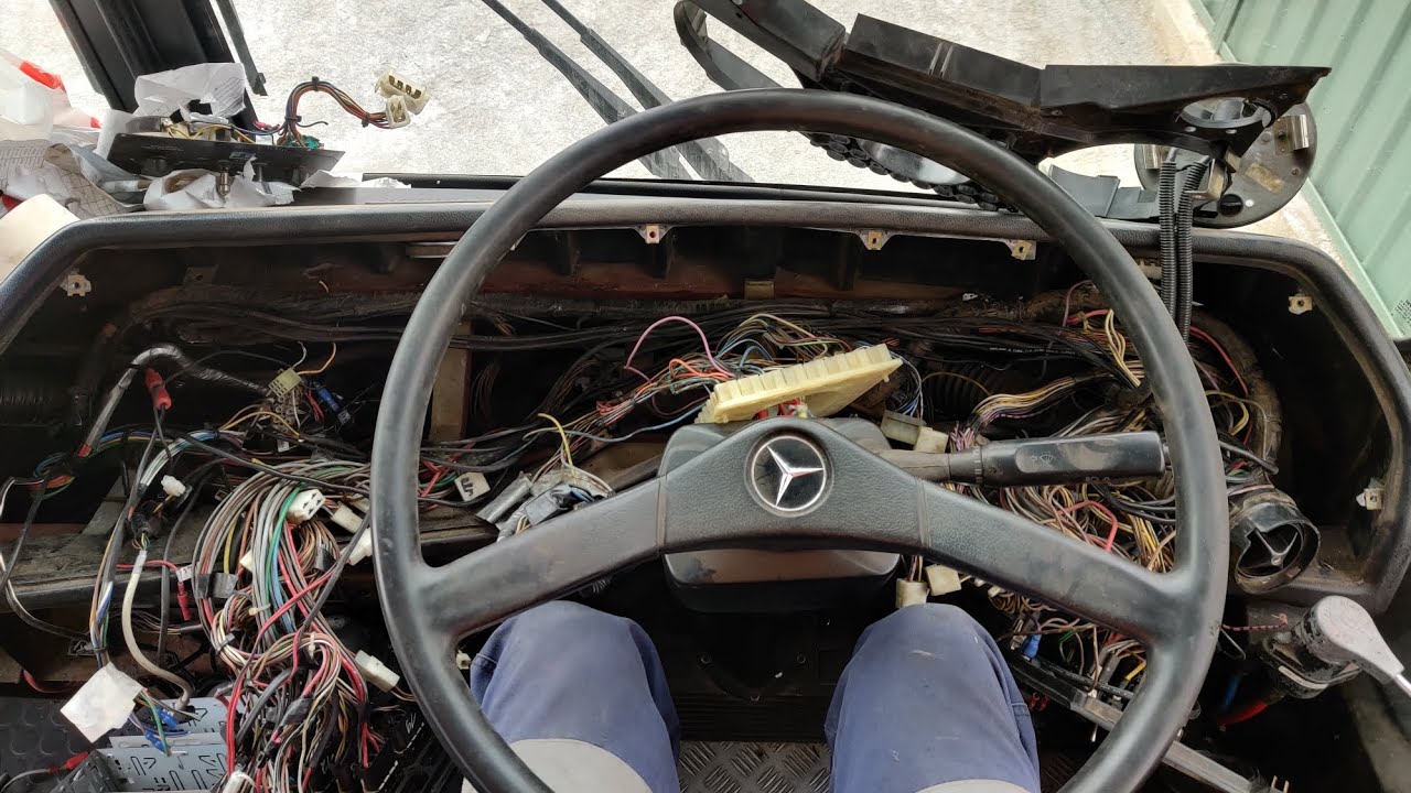 Rewiring the Dash and finding a air leak. Bus Conversion