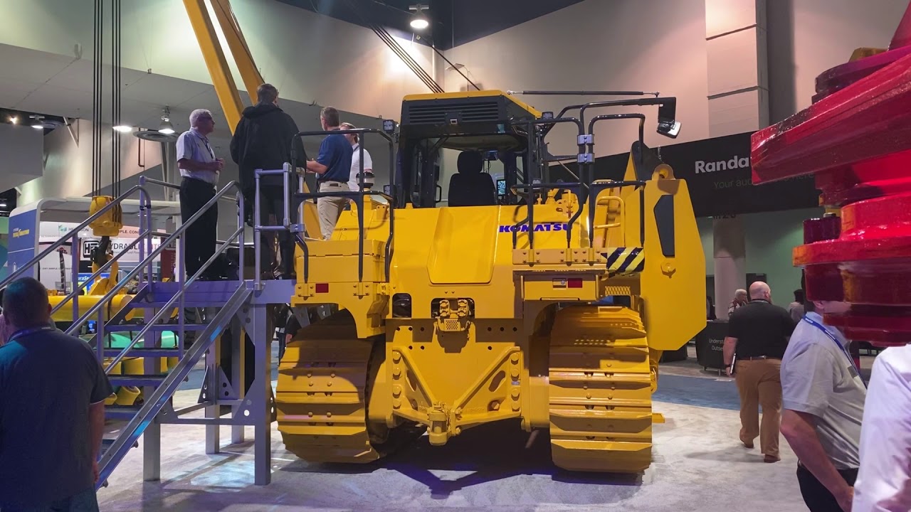 Komatsu D155CX-8 pipelayer overview - CONEXPO 2020