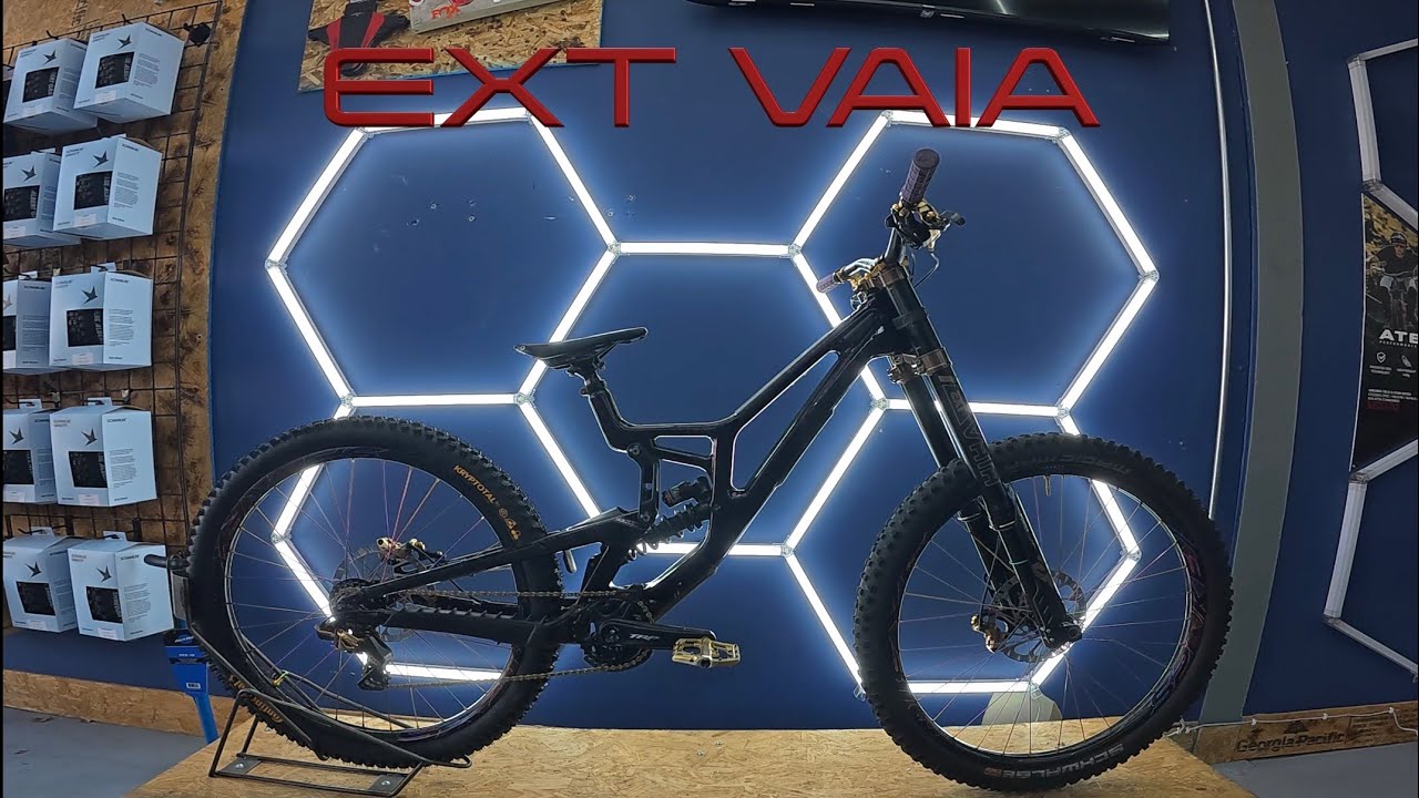 Распаковка и первая поездка на вилке EXT Vaia Inverted Dual Crown на велосипеде Santa Cruz V10 14...