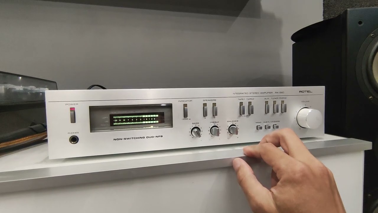Rotel RA-560