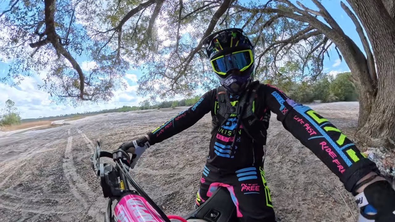 Testing the new Insta360 X5 Cam. #Husqvarna #TX300 #TBI #SandTrack #dirtbike