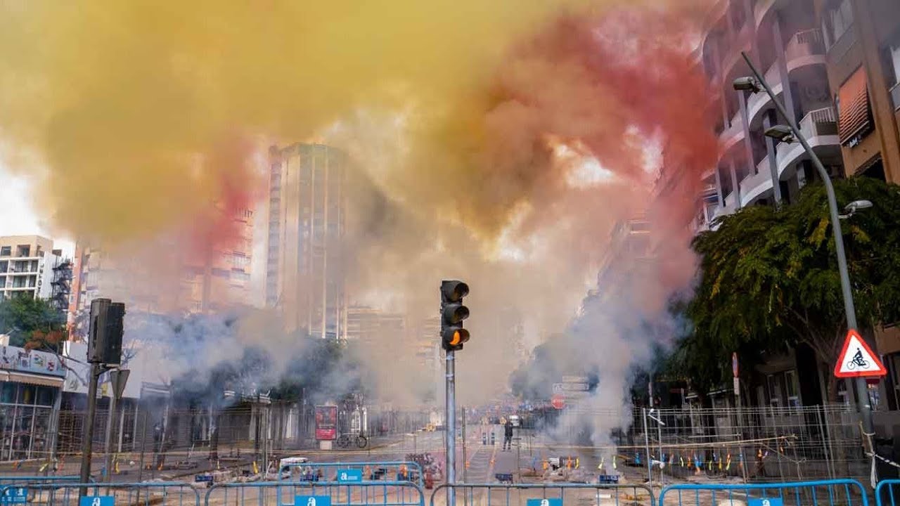 Mascleta Fallas - en directo - en vivo - live [4K UHD Ultra HD] (Benidorm, Valencia, Espa&ntilde;a)