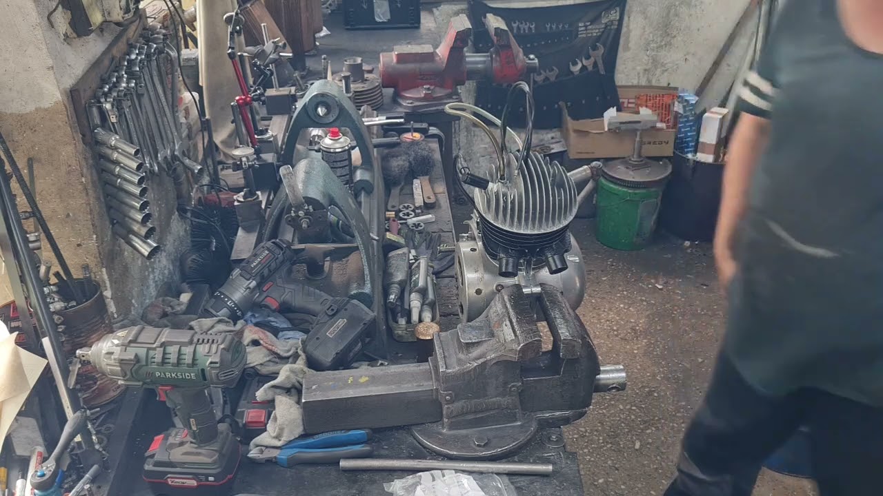Motor cz150 z hnoja
