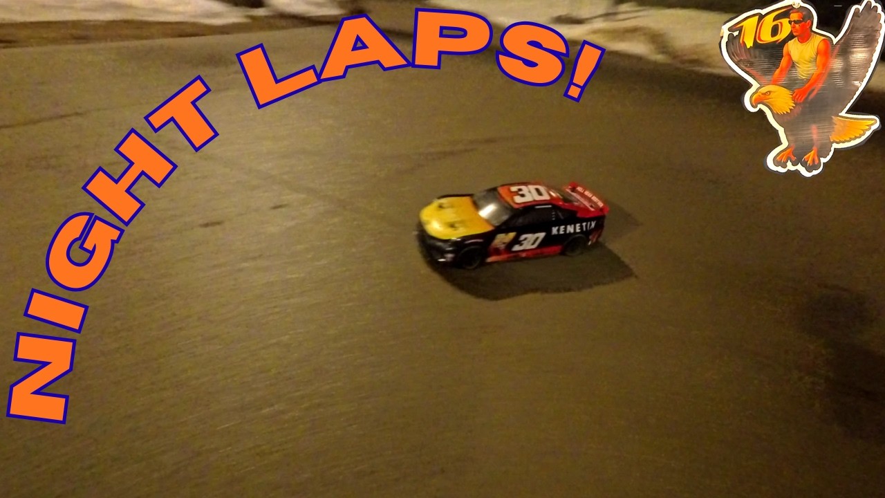 Night Laps with the the #30 Losi Nascar !