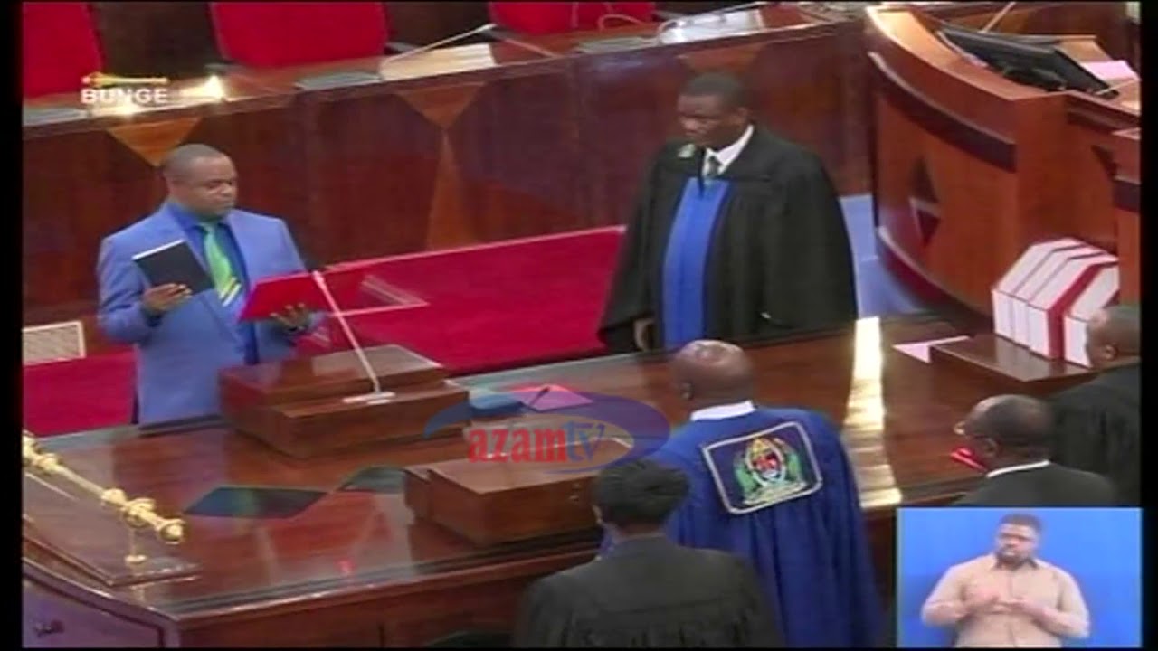Tazama jinsi  Mbunge wa Jimbo la Liwale, Zuberi Kuchauka alipokula kiapo