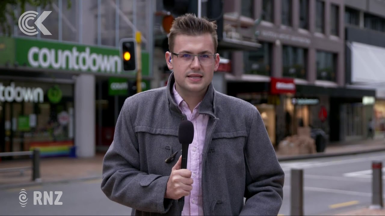 Covid-19 NZ lockdown: Hectic in Wellington as people prepare