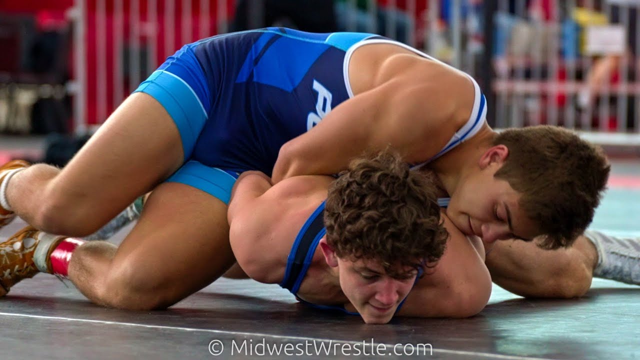 145 – Dillon Carlson of Lakewood IL defeated Jack Marion of Frankfort IL by Decision 4–1