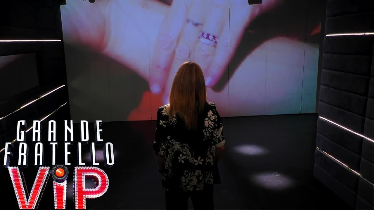 Grande Fratello VIP - L'attrazione di Jane Alexander per Elia