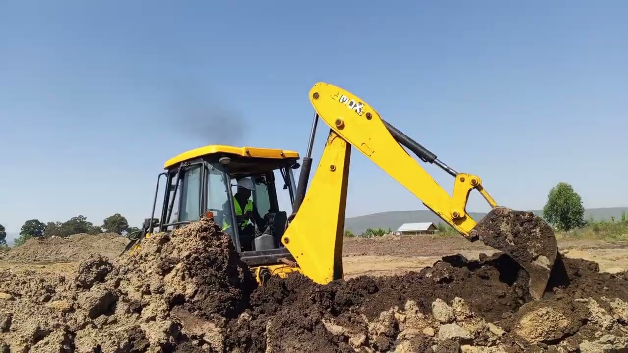 DO YOU FIND IT CHALLENGING TO OPERATE A LOADER BACKHOE?💁💁