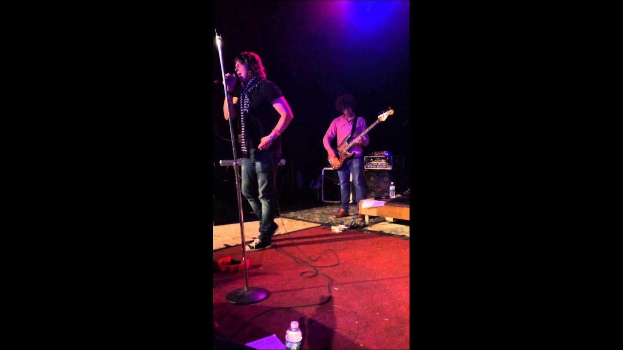 Terry McDermott & The Bonfires - 