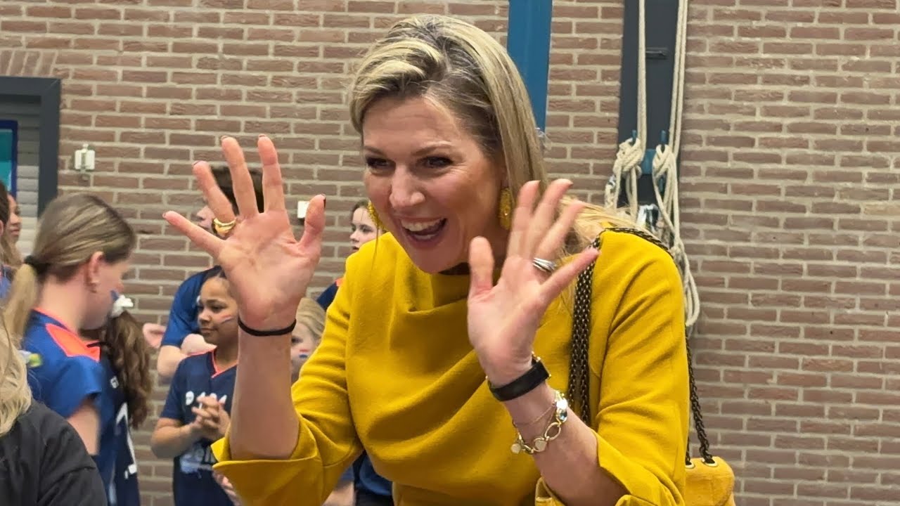 Koninginnedag in Hoenderloo? Máxima ontvangen met vlaggen en fanfares
