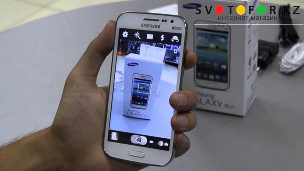 Samsung Galaxy Win GT-I8552 в магазине электроники 