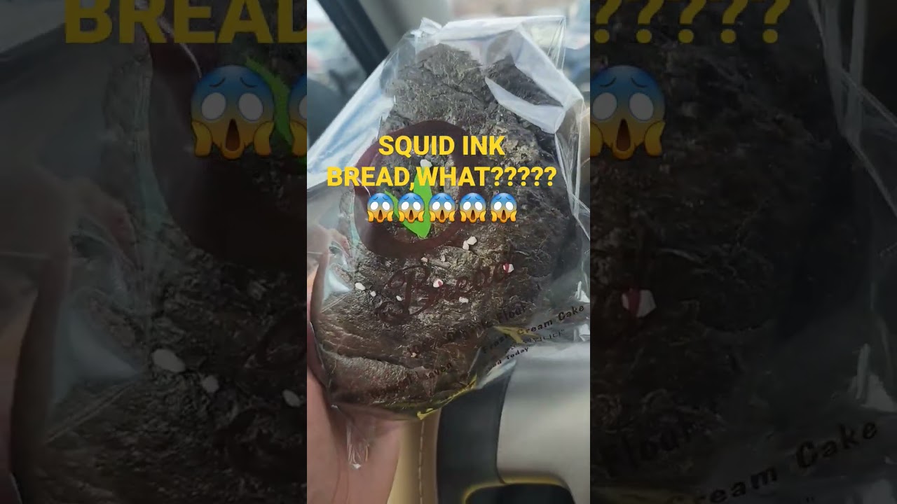 HAVE YOU EVER TRY SQUID INK BREAD?????CHECK THIS OUT!! #trending #bread #korean #koreanfood #shorts