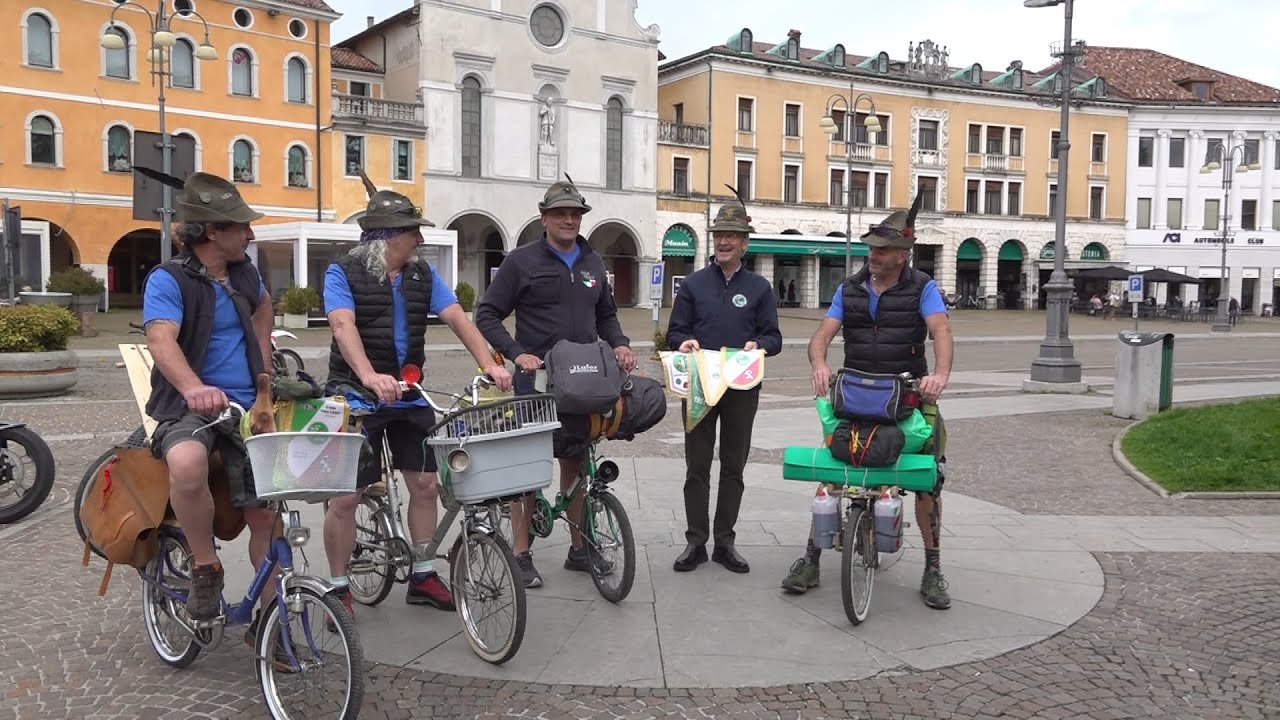 L'avventura ciclistica degli Alpini in partenza per Udine