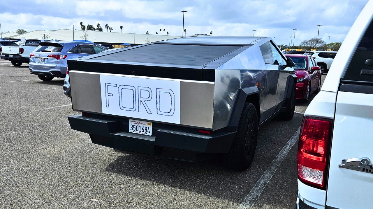 Idiots In Cars 314