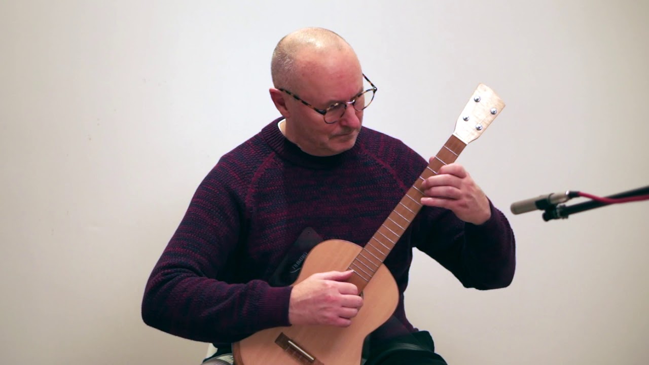 Four Bransles by Guillaume Morlaye (baritone ukulele)