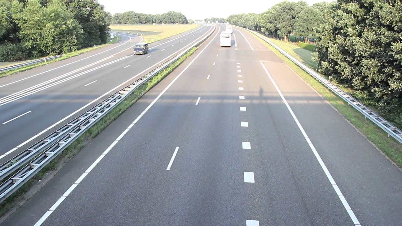 Oad: Busvloot Oad laat SAIL geel kleuren