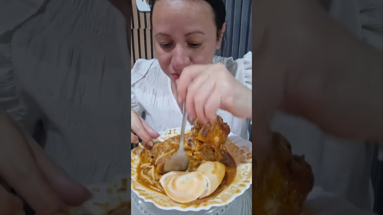 O café da manhã de hoje vai ser uma sopinha com pão