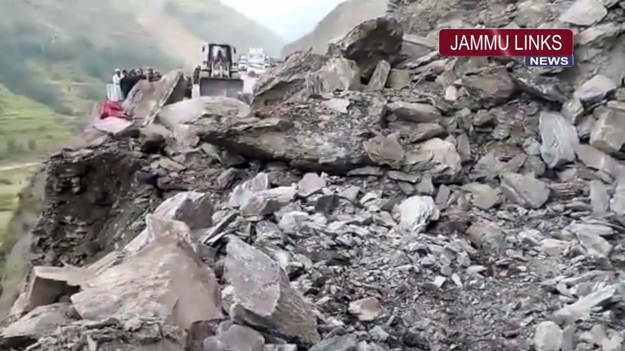 Jammu-Srinagar national highway blocked in Banihal due to landslides