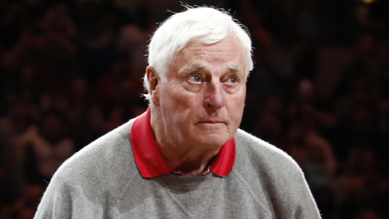 VIDEO: Indiana had incredible tribute to Bob Knight's chair-throwing incident
