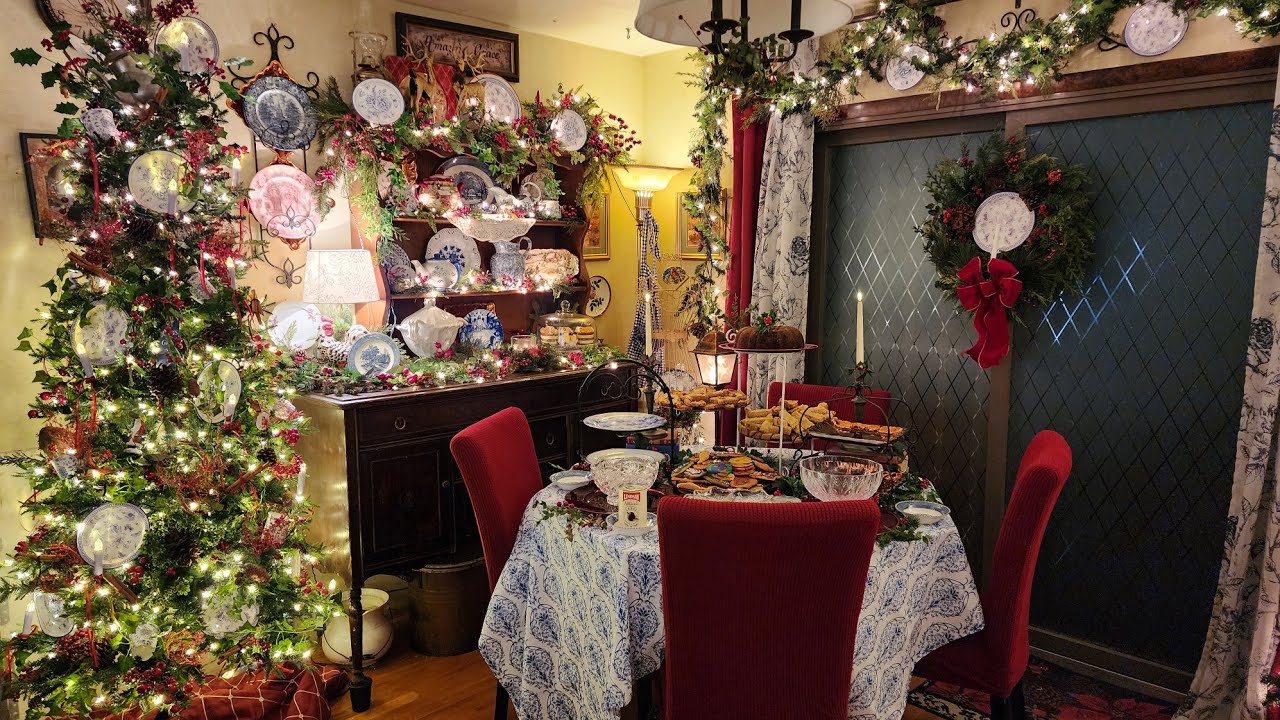 English cottage, Christmas home tour December 2023.