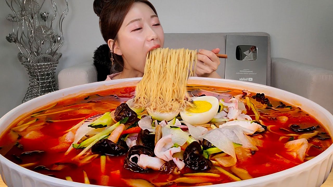 ASMR 시원하고 칼칼한 냉짬뽕 찹쌀탕수육 리얼먹방 :) Cold Spicy Seafood Noodles, Sweet and sour pork MUKBANG