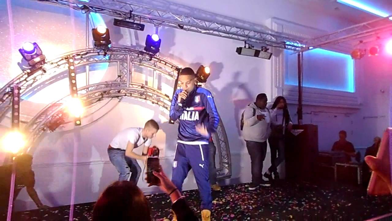 Ronnie Flex - vallen in de club, Massiveteenparty Den Haag 13-02-2016