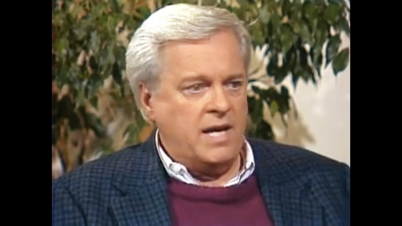 Robert Osborne On Joan Crawford and Bette Davis (1990)