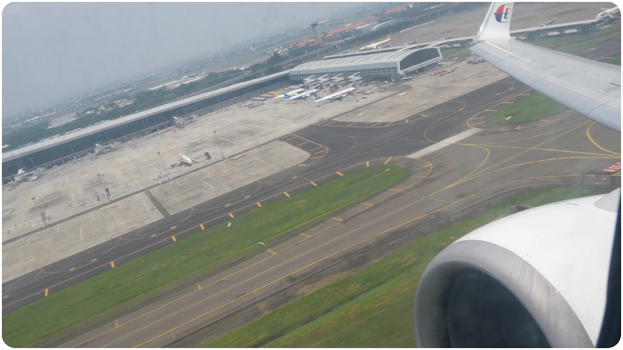 Boeing 737 Malaysia Airlines Takeoff Jakarta Soekarno Hatta