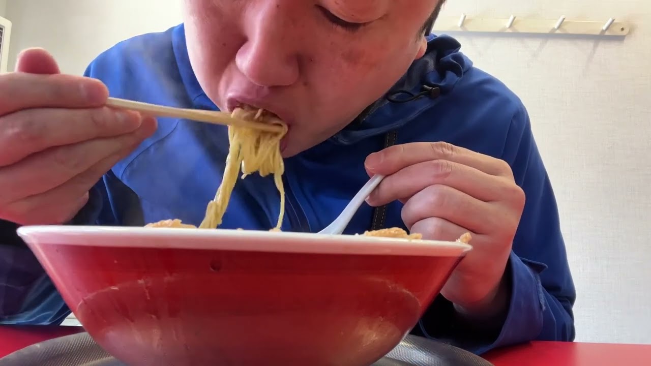 朝ラーメン！もっこす兵庫店　にら胡椒が大当たりの辛さ！