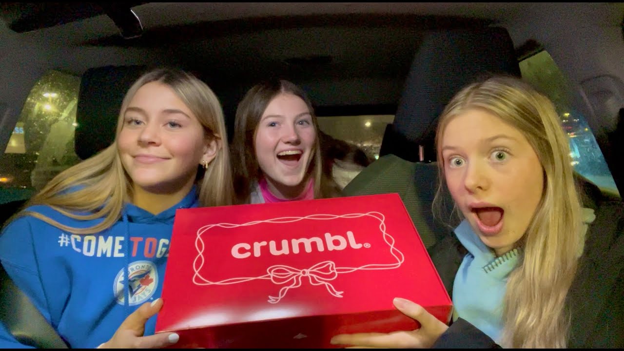 Crumbl Cookie Review-Valentines Day Edition || BeckBroMary