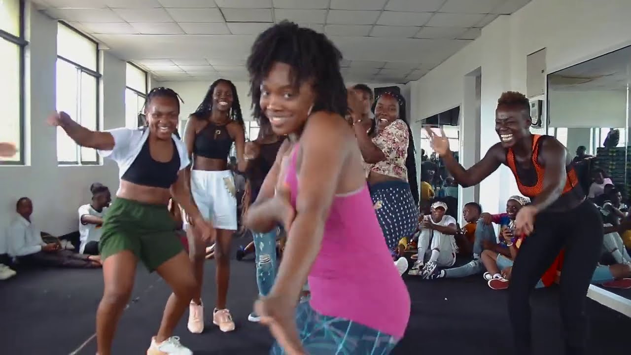 Tega starr & Mr Eazi French kiss AngelNyigu choreography
