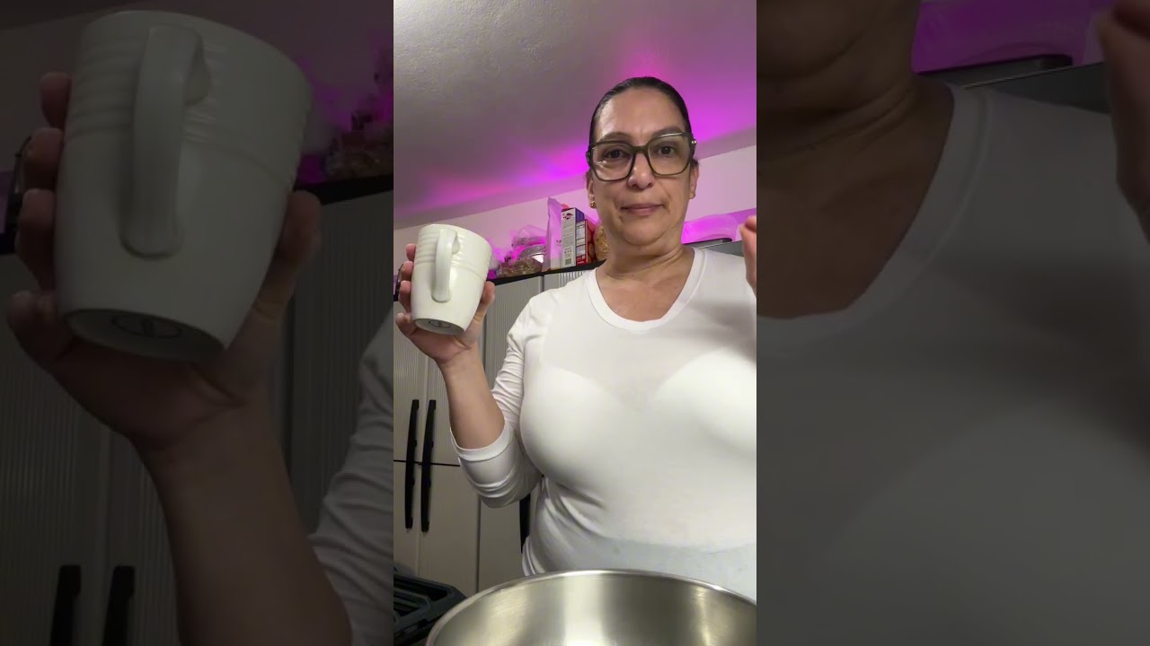 Cocinando para mi familia habichuelas,arroz y pollo al horno. 