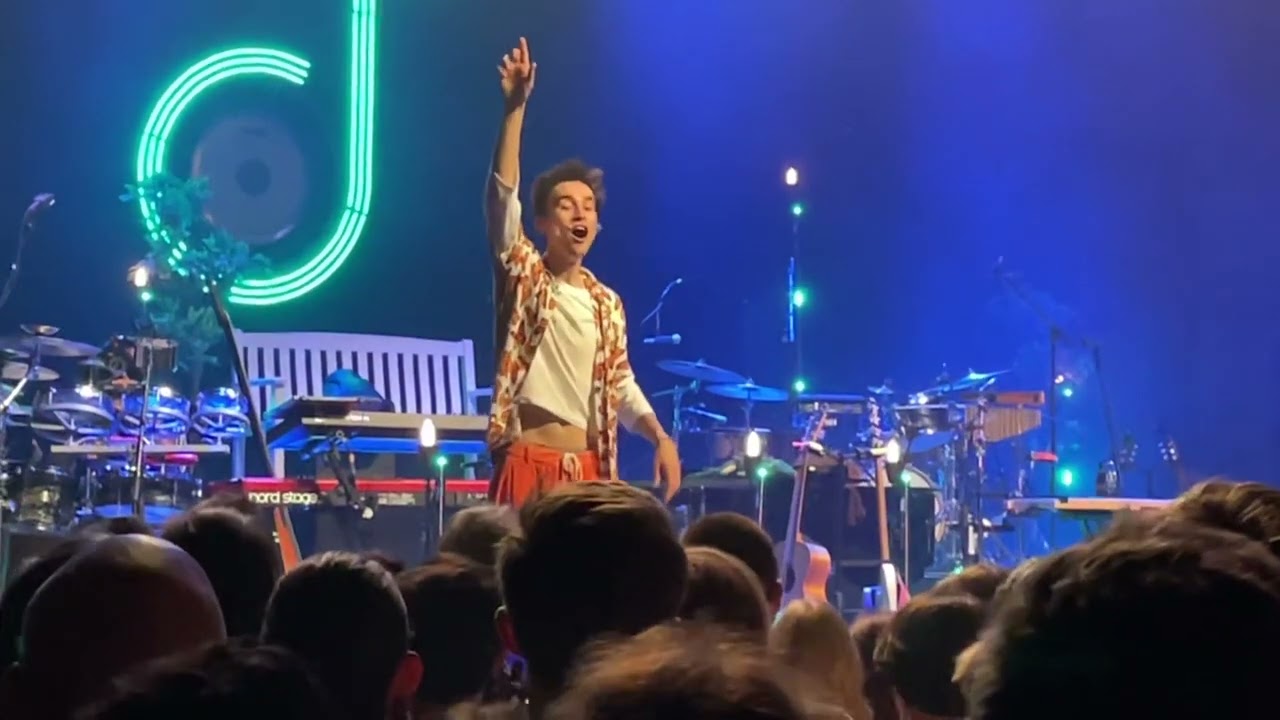 Jacob Collier (live) – Blackbird