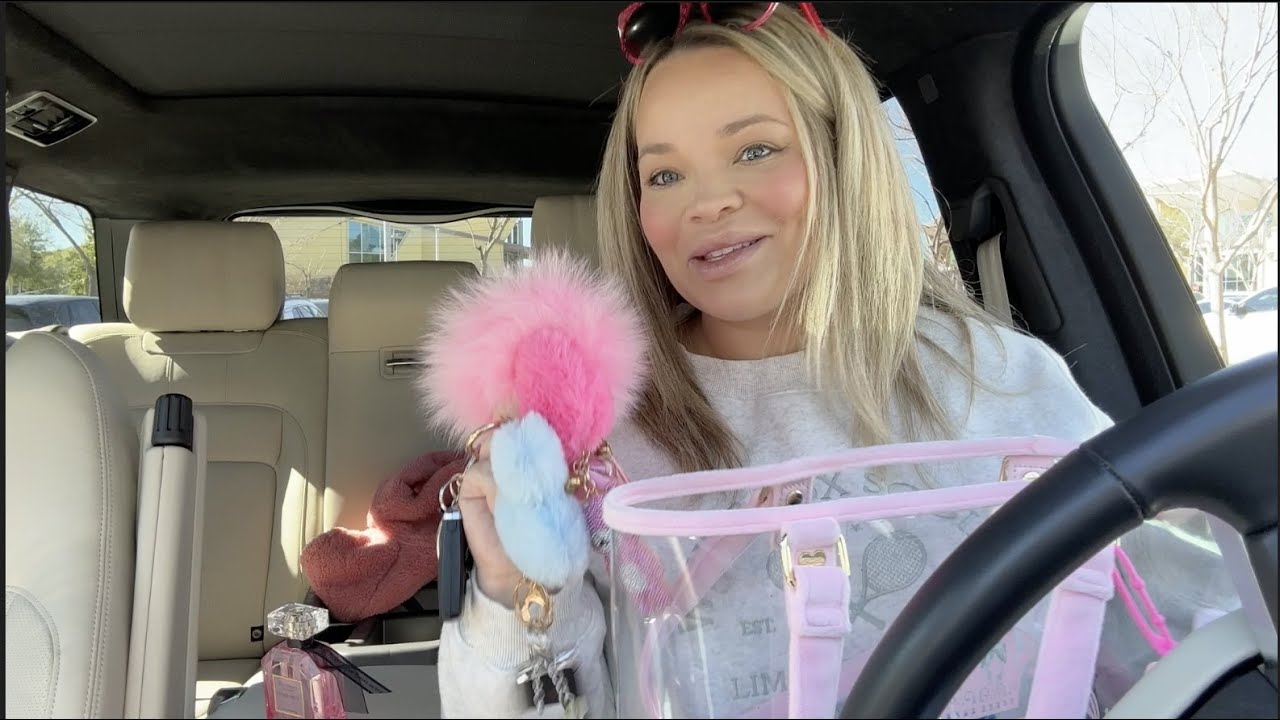 Organize/Clean Out My Purse With Me in My Car!
