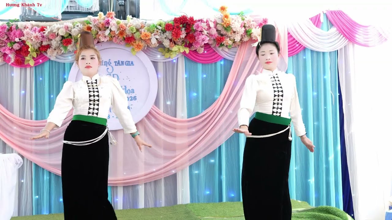 Cực Mê Múa Vũ Điệu Sôi Động 2 IDOL Xinh Gái Thể Hiện Mừng Tân Gia : Anh  Nam Hoa