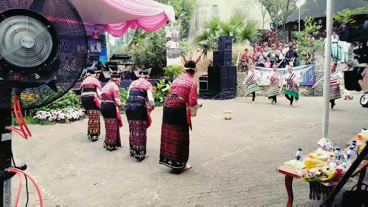 Tarian adat tanam padi dari Pulau Pantar,Alor,NTT