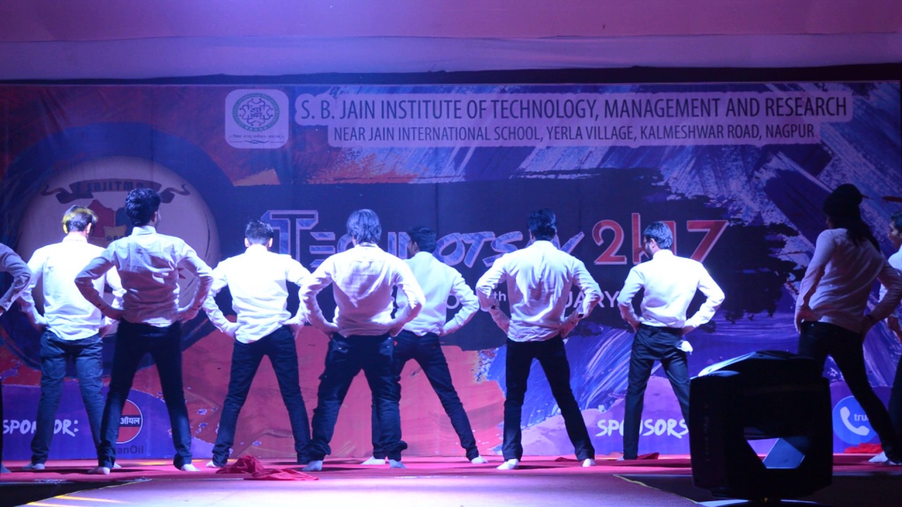 Chawat Boys dance on Bahubali song and other Bollywood songs