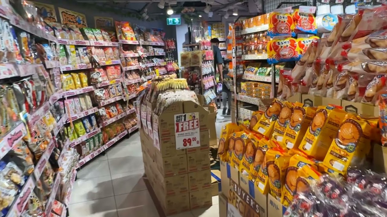 Silom Evening Walk | Donki Mall, Park Silom, Thaniya & Sala Daeng BTS