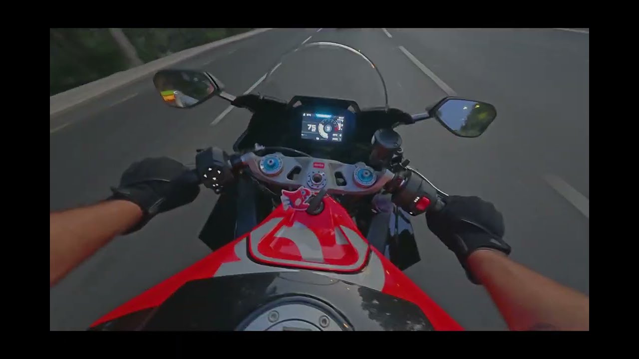 Aprilia RS660 Factory 2025 | First night ride! | Stock exhaust raw sound | Quickshifter | 4K | POV