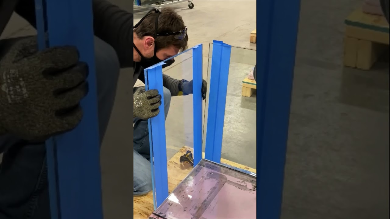 How Custom Aquariums Are Made 🤯