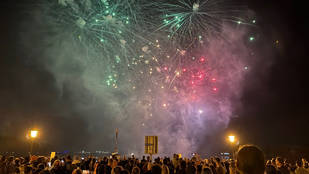 Een stukje Koningsdag vuurwerk in Dordrecht