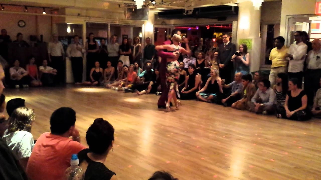 Argentine tango: Eleonora Kalganova & Michael Nadtochi - Valsecito Criollo