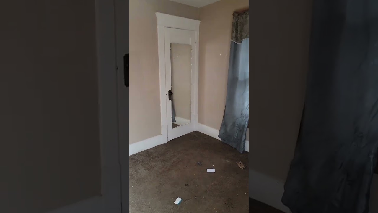 856 Delia Ave. 44320 Interior