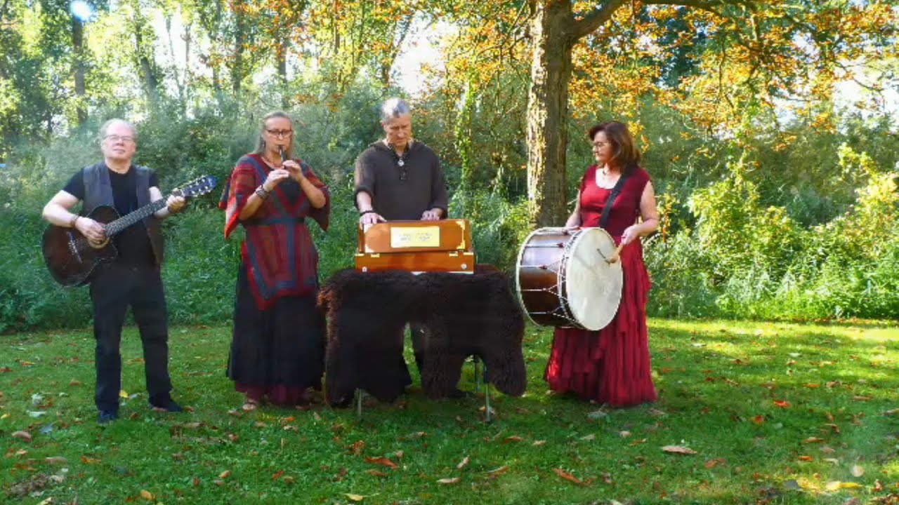 Malaí na gCuach Ní Chuílleanneáin - Mabon