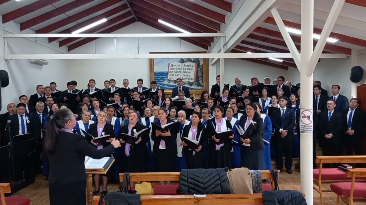 Al Dios y Rey cantaremos. Coro IEP Lomas Coloradas de visita en IEP El Belloto