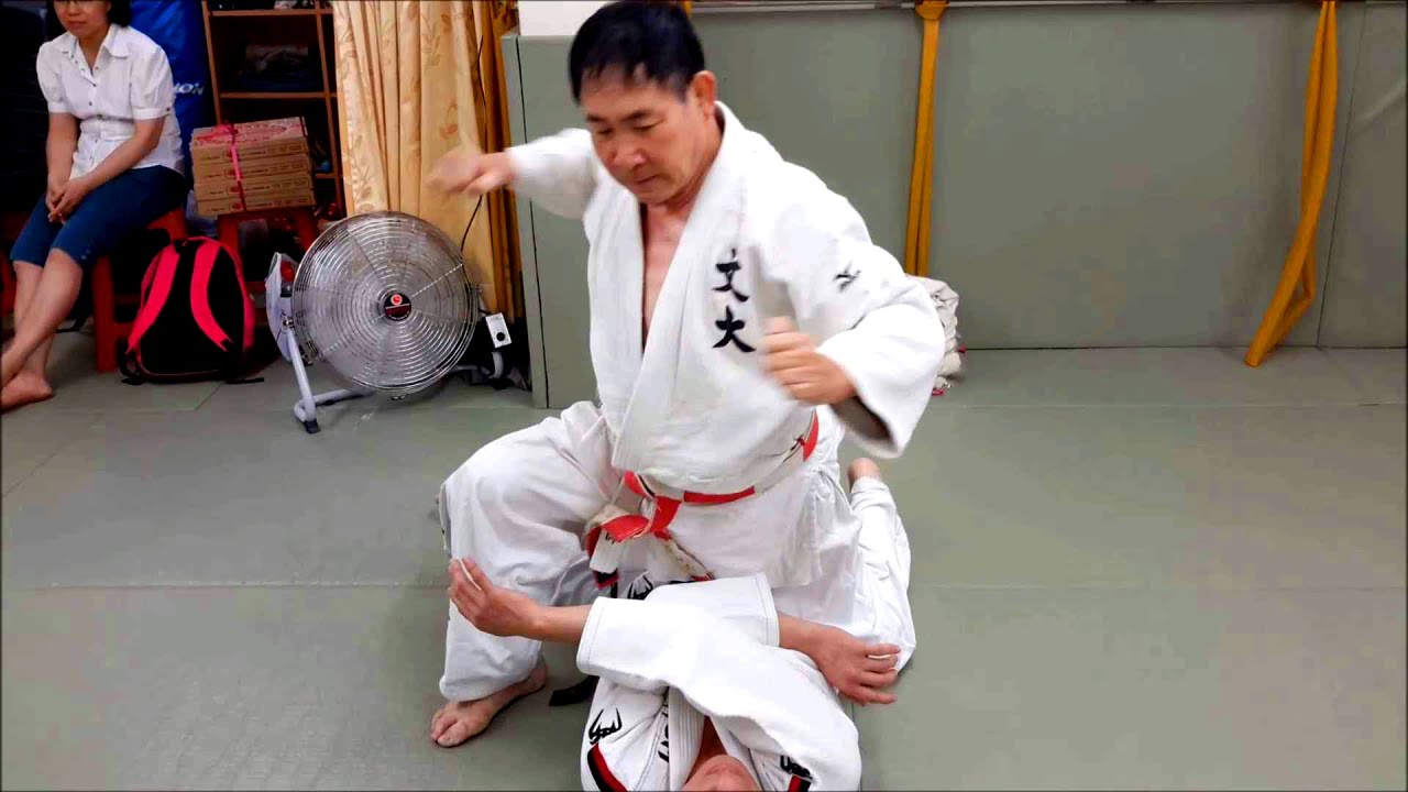 台北市和平柔道館  後袈裟轉騎態加關節 Reverse Scarf Hold to Mount Plus Armlock 2015-07-05