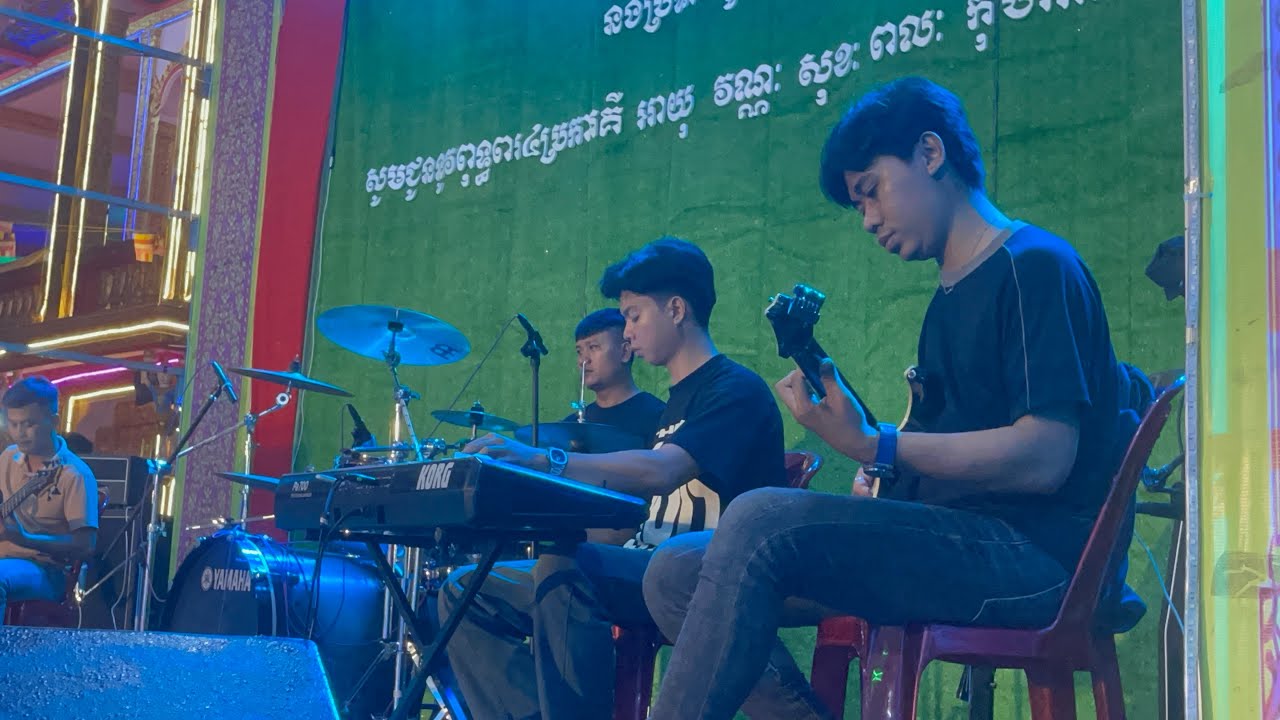 អាស្រមោច CHACHA ak sro muoch SOLO HOANG THIENN chơi cực hay  moi các ban cùng xem nhé 🎸🎸🎸🎸🎸