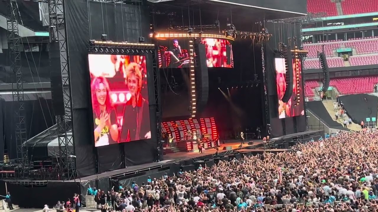 Green Day - Know Your Enemy (Live at Wembley Stadium)